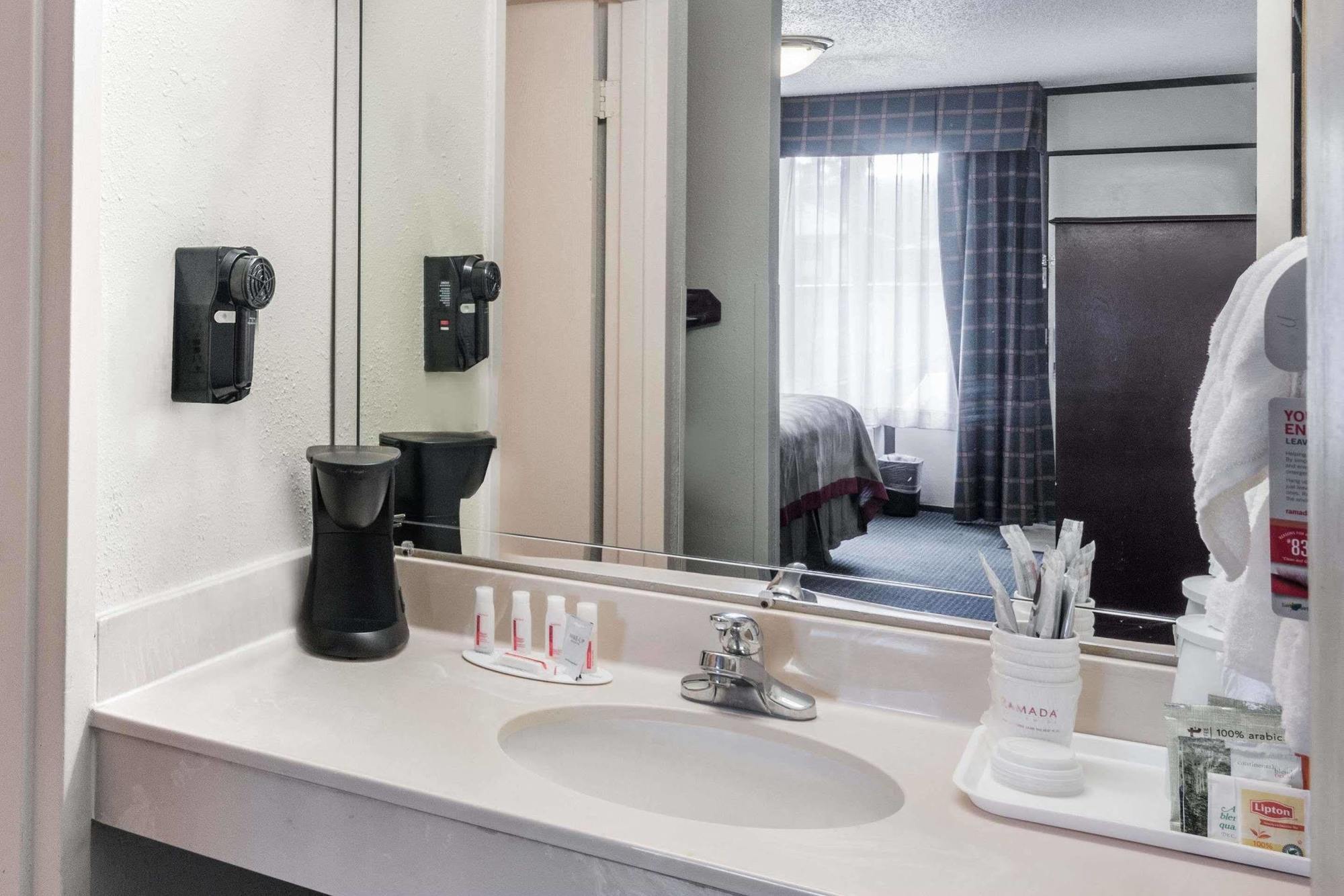 Ramada New Braunfels Hotel Екстериор снимка
